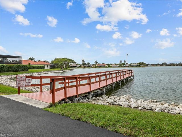 6642 Middlesex PL, Naples, FL 34104