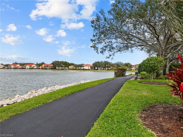 6642 Middlesex PL, Naples, FL 34104