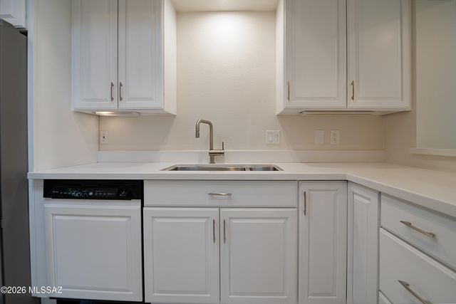 6079 N Golden Eagle Drive, Tucson, AZ 85750