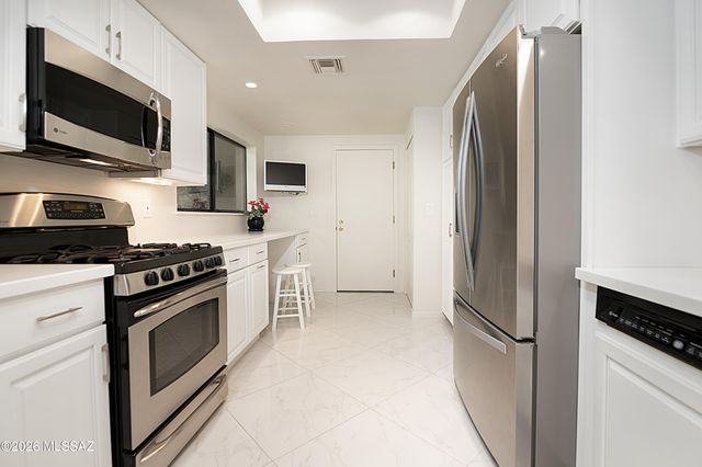 6079 N Golden Eagle Drive, Tucson, AZ 85750