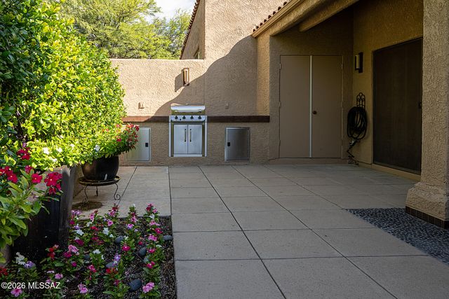 6079 N Golden Eagle Drive, Tucson, AZ 85750