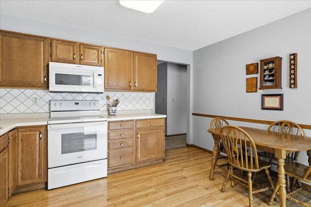 1079 S Pointe Drive, Hastings, MN 55033