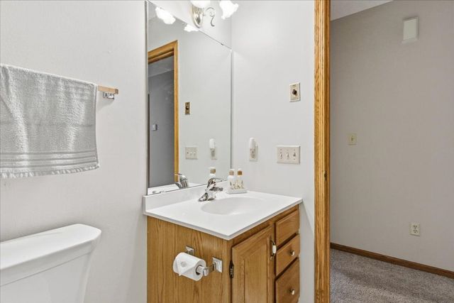 1079 S Pointe Drive, Hastings, MN 55033