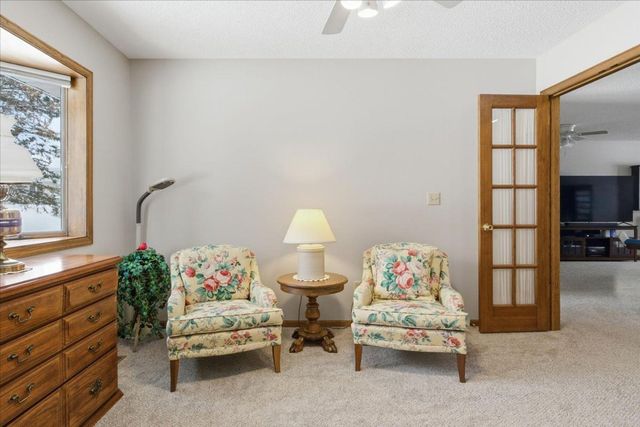 1079 S Pointe Drive, Hastings, MN 55033