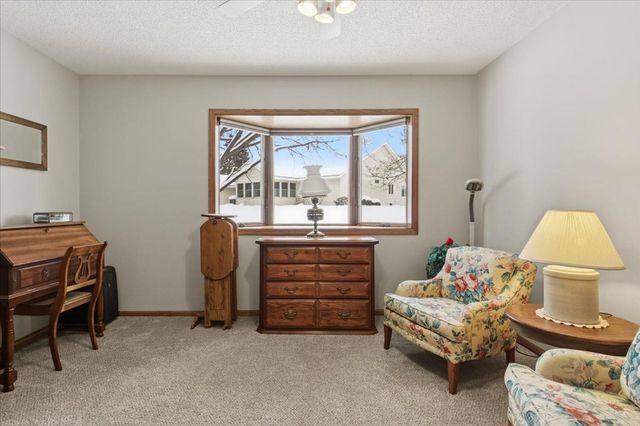 1079 S Pointe Drive, Hastings, MN 55033