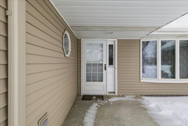 1079 S Pointe Drive, Hastings, MN 55033