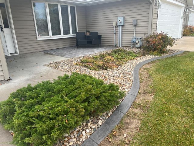 1079 S Pointe Drive, Hastings, MN 55033