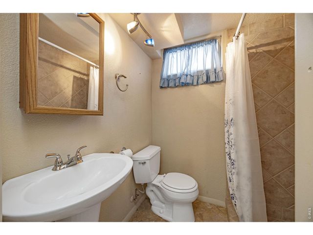 2431 W 6th St, Greeley, CO 80634