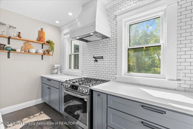 6717 N Royston Road, Potterville, MI 48876