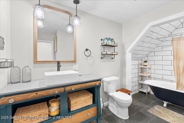 6717 N Royston Road, Potterville, MI 48876