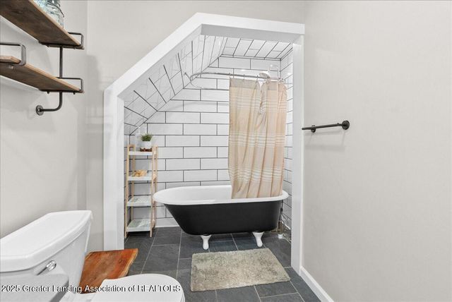 6717 N Royston Road, Potterville, MI 48876