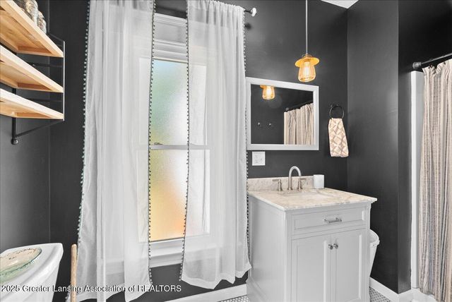 6717 N Royston Road, Potterville, MI 48876