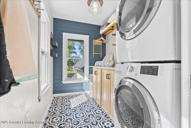 6717 N Royston Road, Potterville, MI 48876