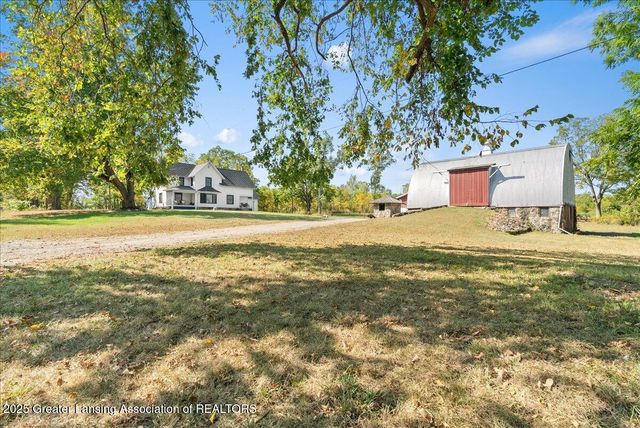 6717 N Royston Road, Potterville, MI 48876