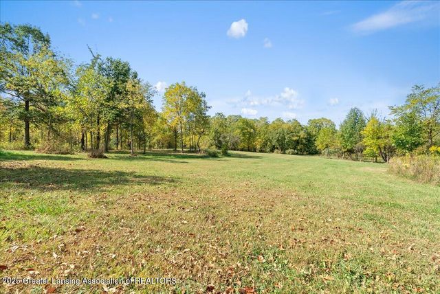 6717 N Royston Road, Potterville, MI 48876