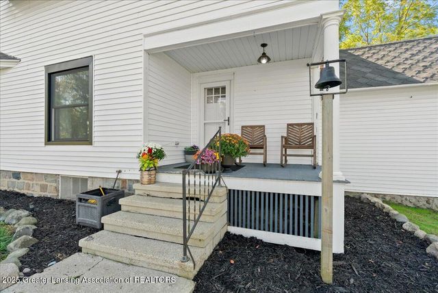 6717 N Royston Road, Potterville, MI 48876