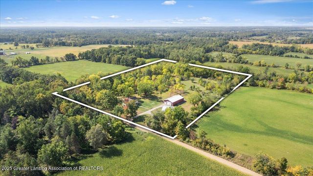 6717 N Royston Road, Potterville, MI 48876