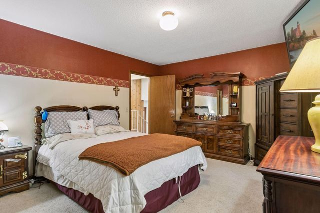 16042 6th Street N, Lakeland, MN 55043