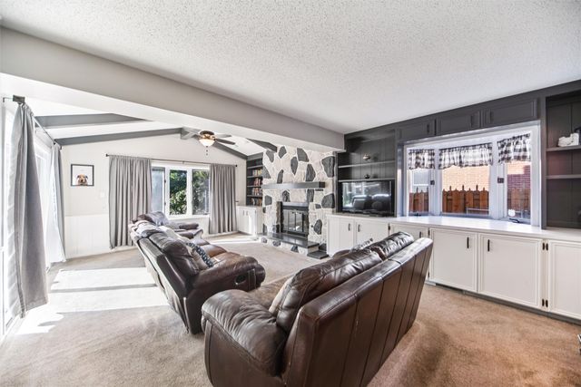 6808 Timmons Drive, Windsor Heights, IA 50324