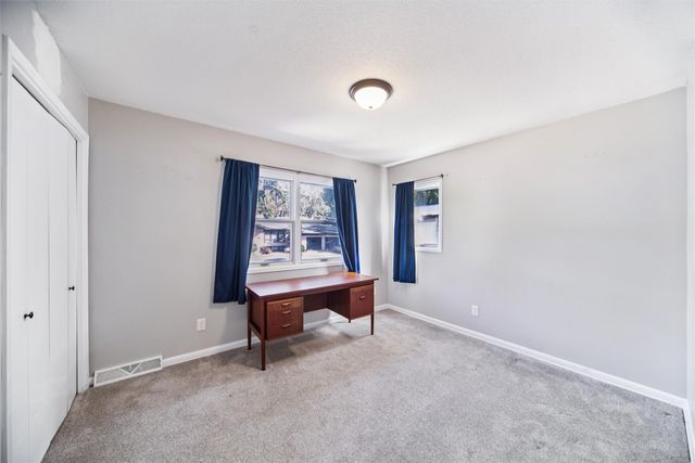 6808 Timmons Drive, Windsor Heights, IA 50324