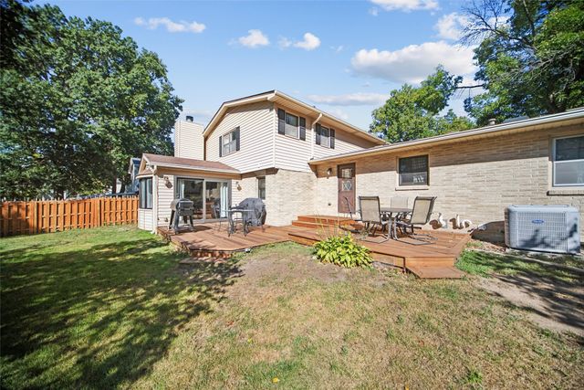 6808 Timmons Drive, Windsor Heights, IA 50324