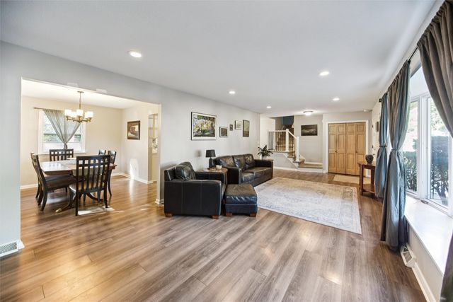 6808 Timmons Drive, Windsor Heights, IA 50324