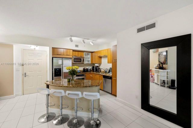 510 NW 84th Ave 220, Plantation, FL 33324