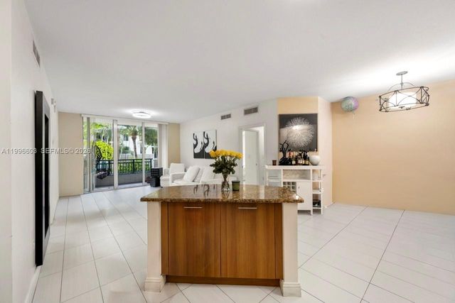 510 NW 84th Ave 220, Plantation, FL 33324