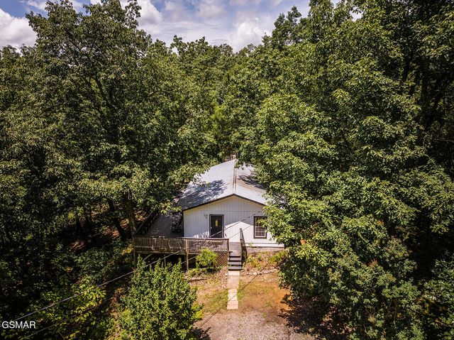1901 Blackberry Way, Sevierville, TN 37876