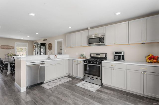 58413 Crossview Lane, Osceola, IN 46561