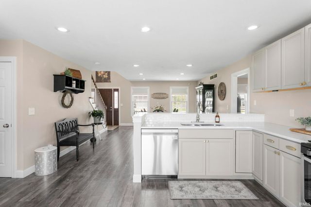 58413 Crossview Lane, Osceola, IN 46561