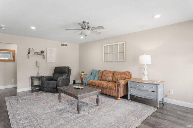 58413 Crossview Lane, Osceola, IN 46561