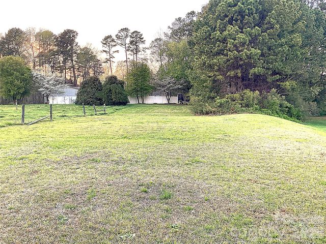 727 Almora Drive, Charlotte, NC 28216