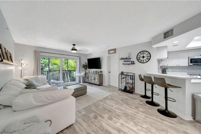 2125 SE 10th Avenue, Fort Lauderdale, FL 33316