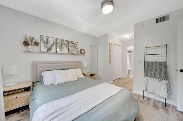 2125 SE 10th Avenue, Fort Lauderdale, FL 33316