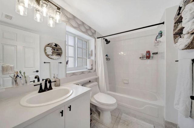 2125 SE 10th Avenue, Fort Lauderdale, FL 33316