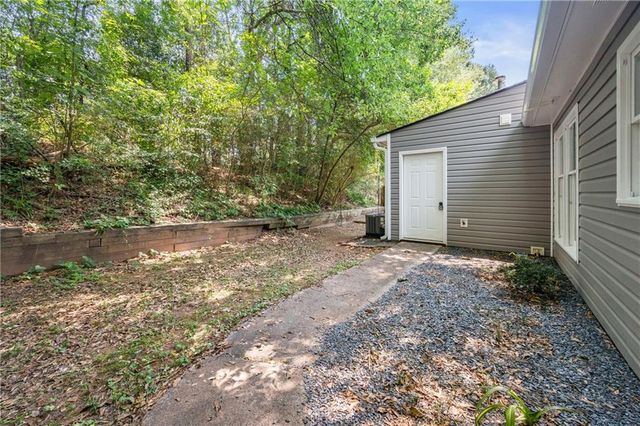 1393 Poplar Pointe SE, Smyrna, GA 30082