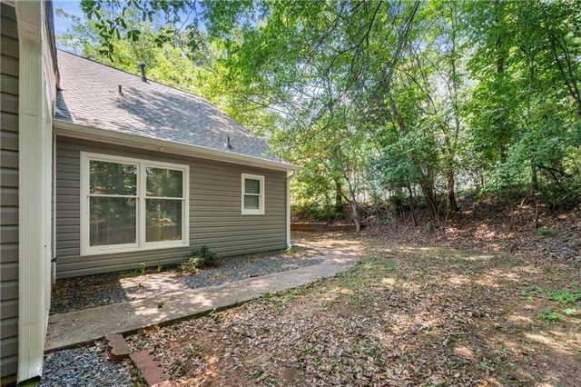1393 Poplar Pointe SE, Smyrna, GA 30082