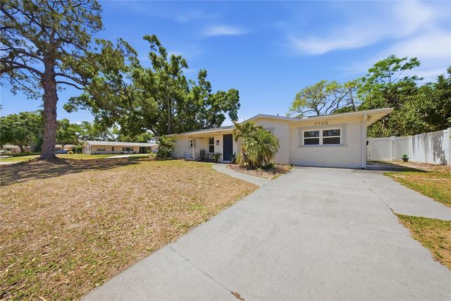 7700 16TH AVENUE N, St Petersburg, FL 33710