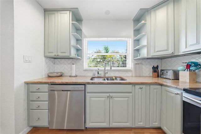7700 16TH AVENUE N, St Petersburg, FL 33710