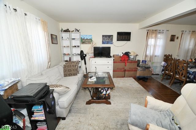300 Kennedy Dr, Linden City, NJ 07036