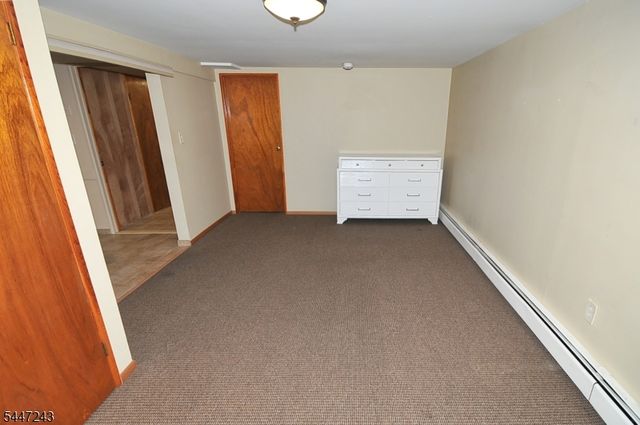 300 Kennedy Dr, Linden City, NJ 07036