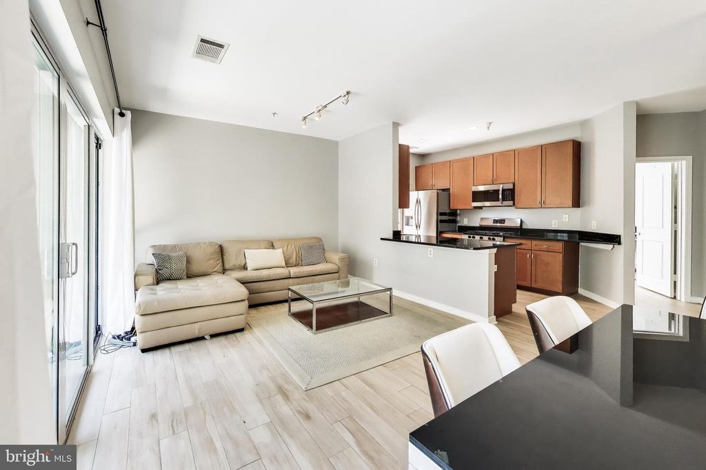 Image 13 of property listing at 8045 NEWELL ST #118, Silver Spring, MD 20910