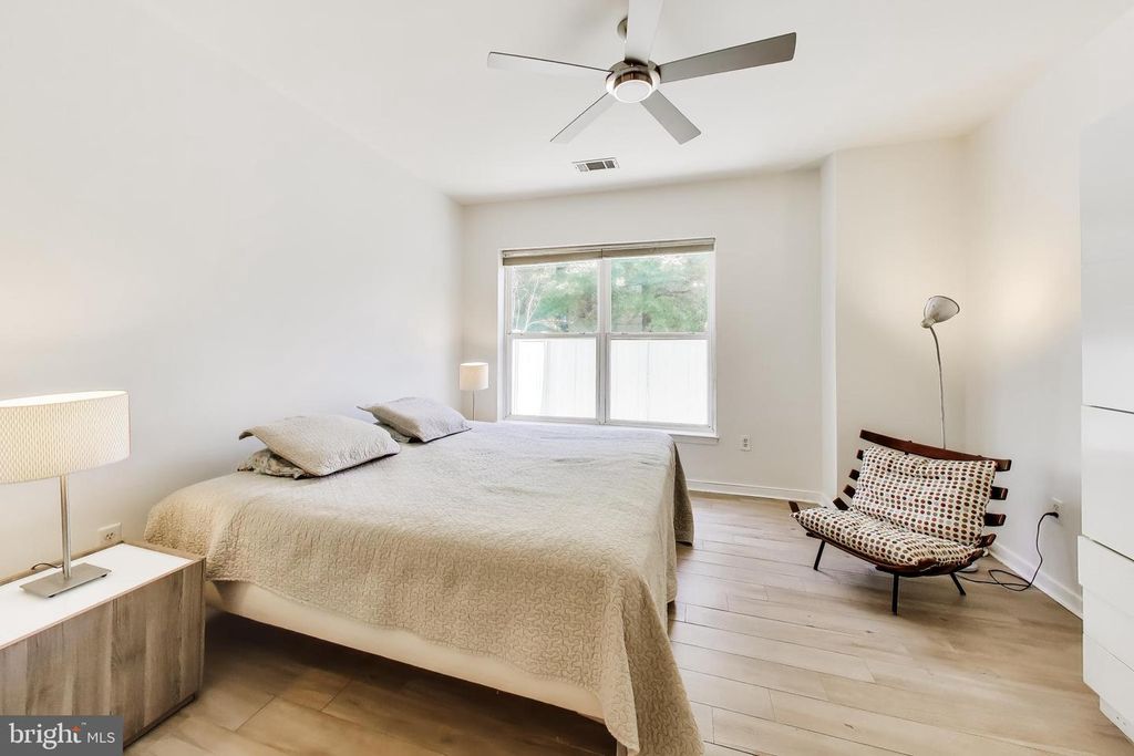 Image 19 of property listing at 8045 NEWELL ST #118, Silver Spring, MD 20910