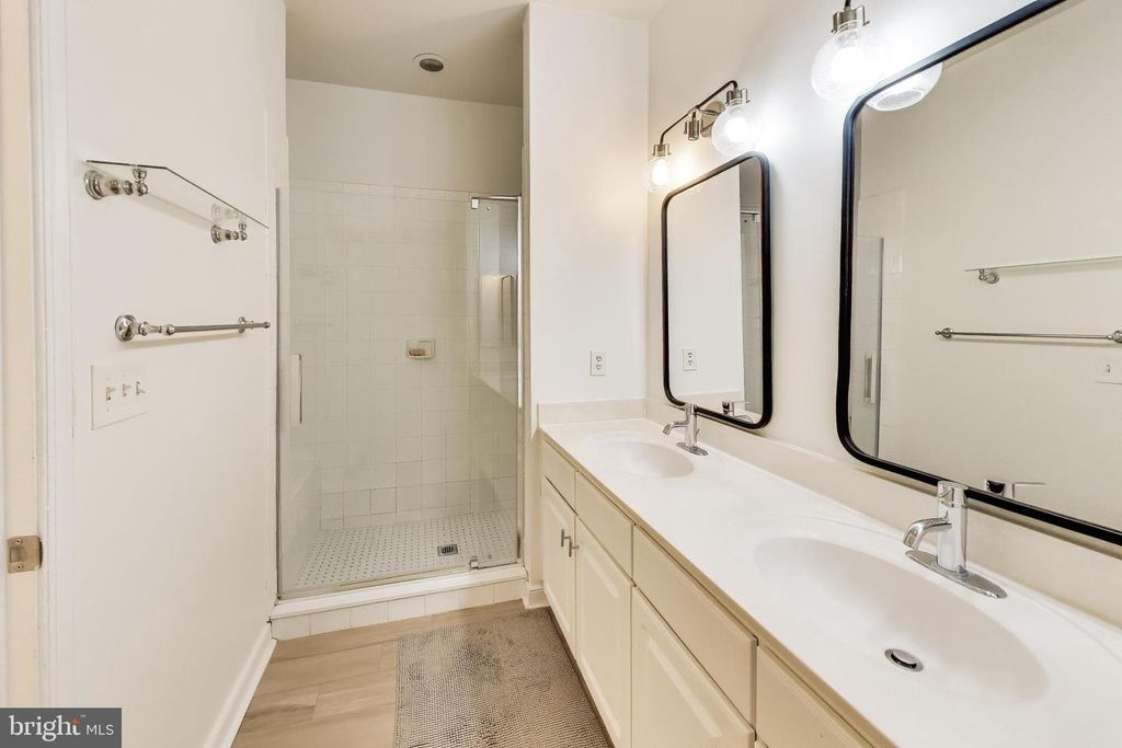 Image 23 of property listing at 8045 NEWELL ST #118, Silver Spring, MD 20910