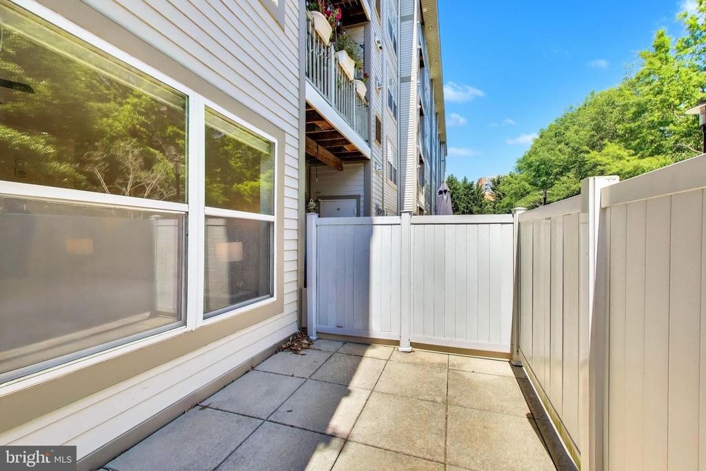Image 30 of property listing at 8045 NEWELL ST #118, Silver Spring, MD 20910