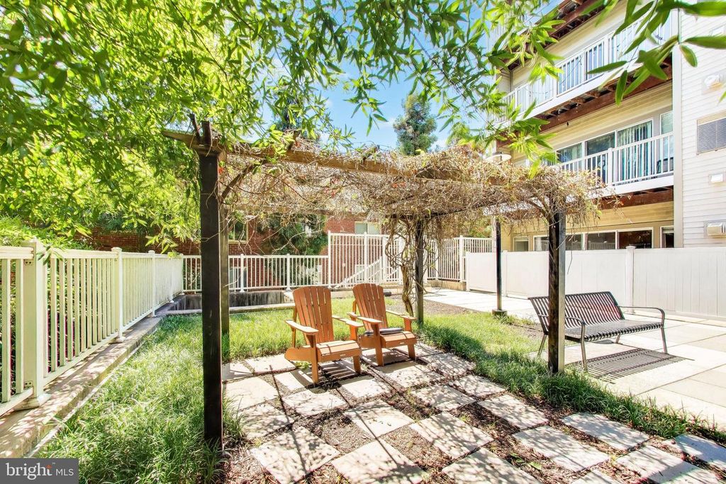 Image 37 of property listing at 8045 NEWELL ST #118, Silver Spring, MD 20910