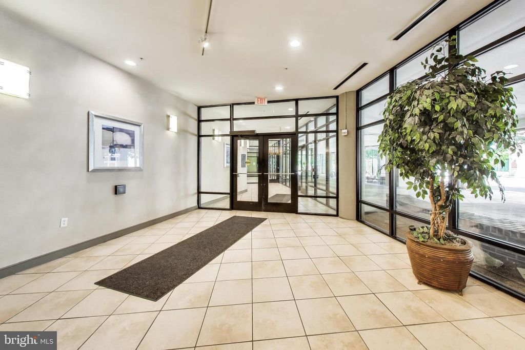 Image 5 of property listing at 8045 NEWELL ST #118, Silver Spring, MD 20910