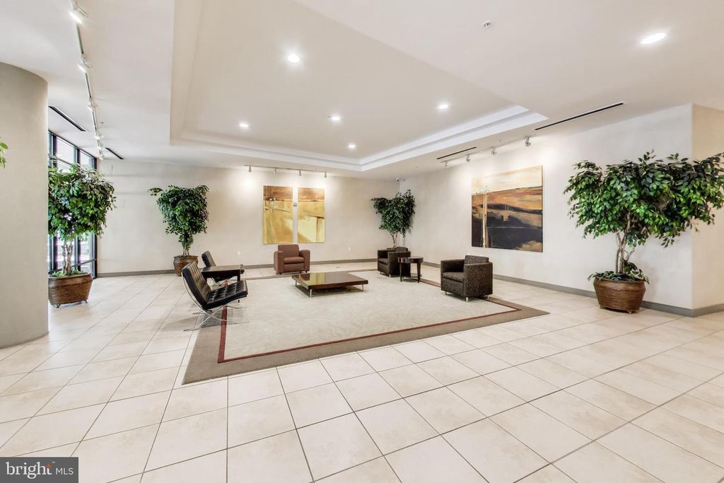 Image 6 of property listing at 8045 NEWELL ST #118, Silver Spring, MD 20910
