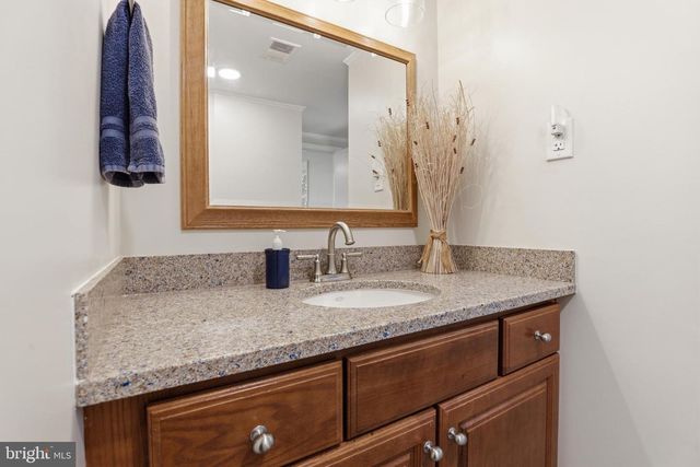 10106 NADINE DR, Vienna, VA 22181